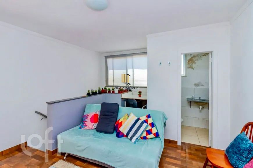 Cobertura com 2 quartos e 1 vaga de garagem na Rua Sadi Castro.