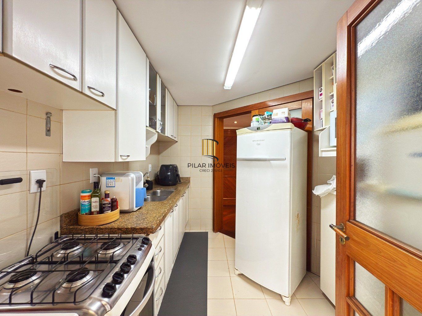 Cobertura de 3 quartos,suíte,elevador,2 vagas no bairro Mont Serrat