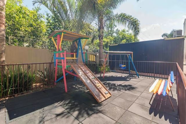Apartamento de 2 quartos, piscina e 1 vaga de garagem em Canoas.