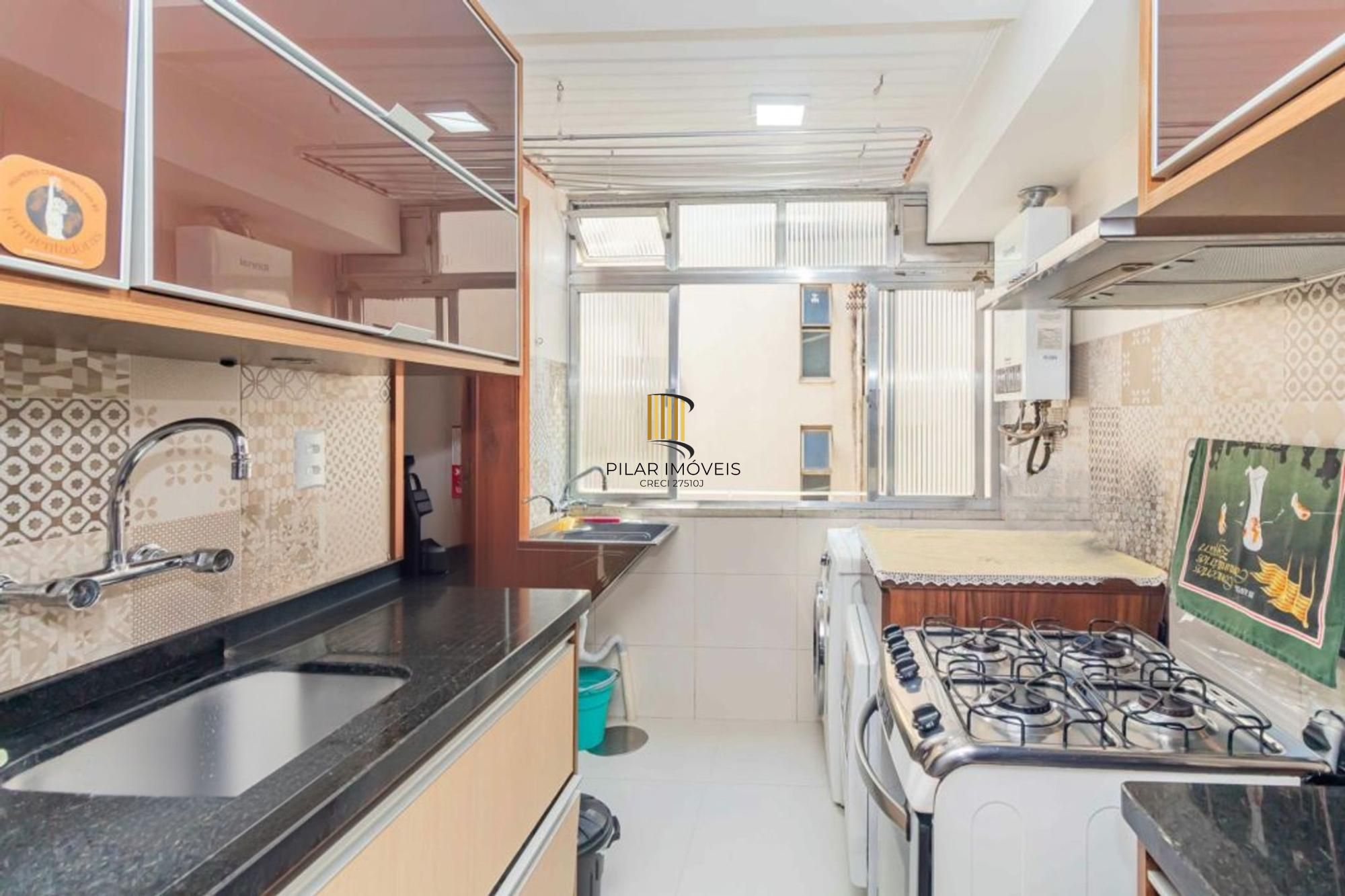 Apartamento 3 quartos, 1 suíte, 2 vagas no Petrópolis.