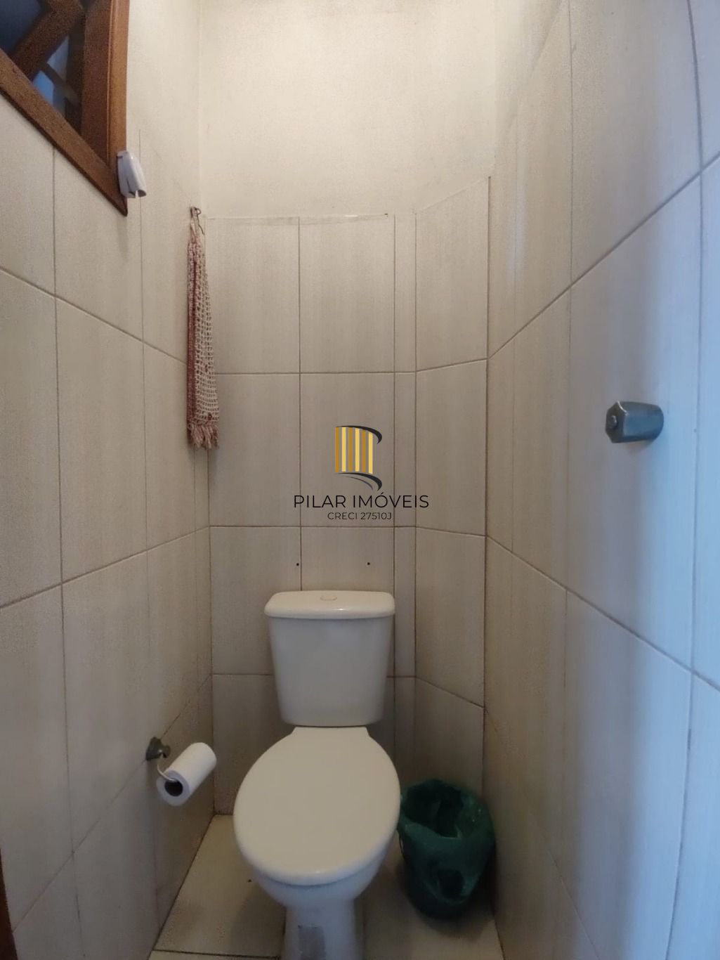 Casa de 3 dormitórios e 2 vagas de garagem em Cachoerinha.