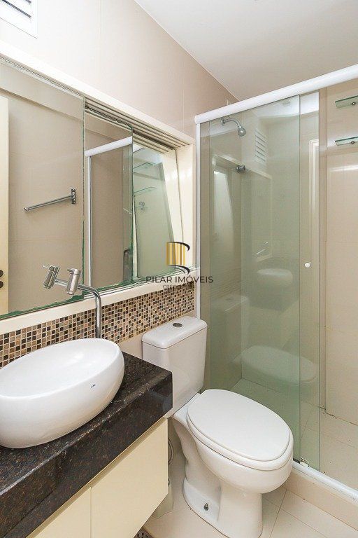 Apartamento com 2 quartos, vaga e sacada e churrasqueira no bairro Sarandi