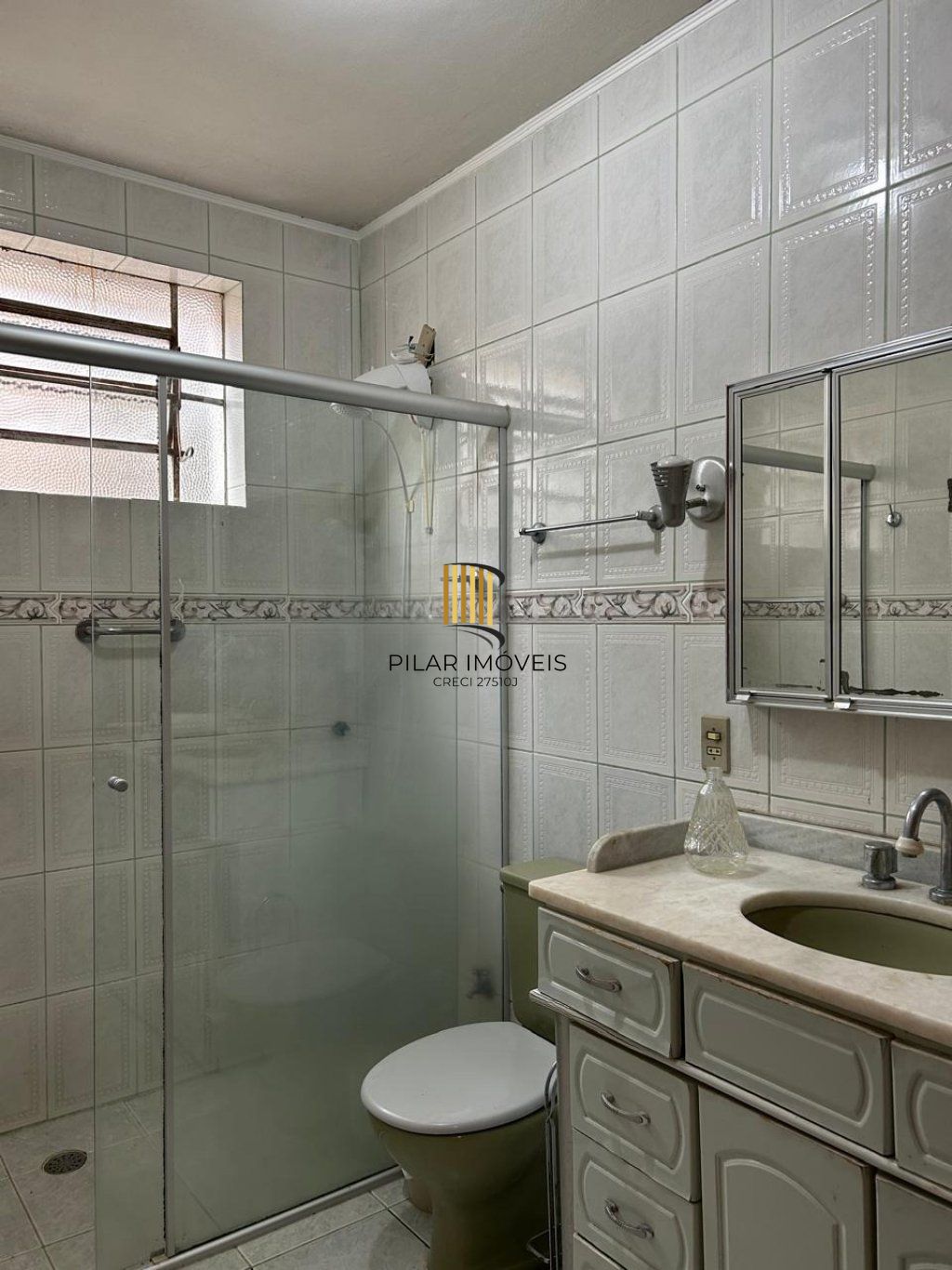 Apartamento térreo com 3 quartos no Bairro Cidade Baixa