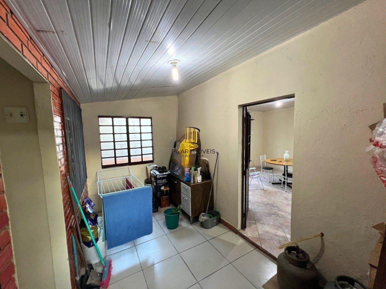Casa de 3 dormitórios e 2 vagas de garagem em Canoas.