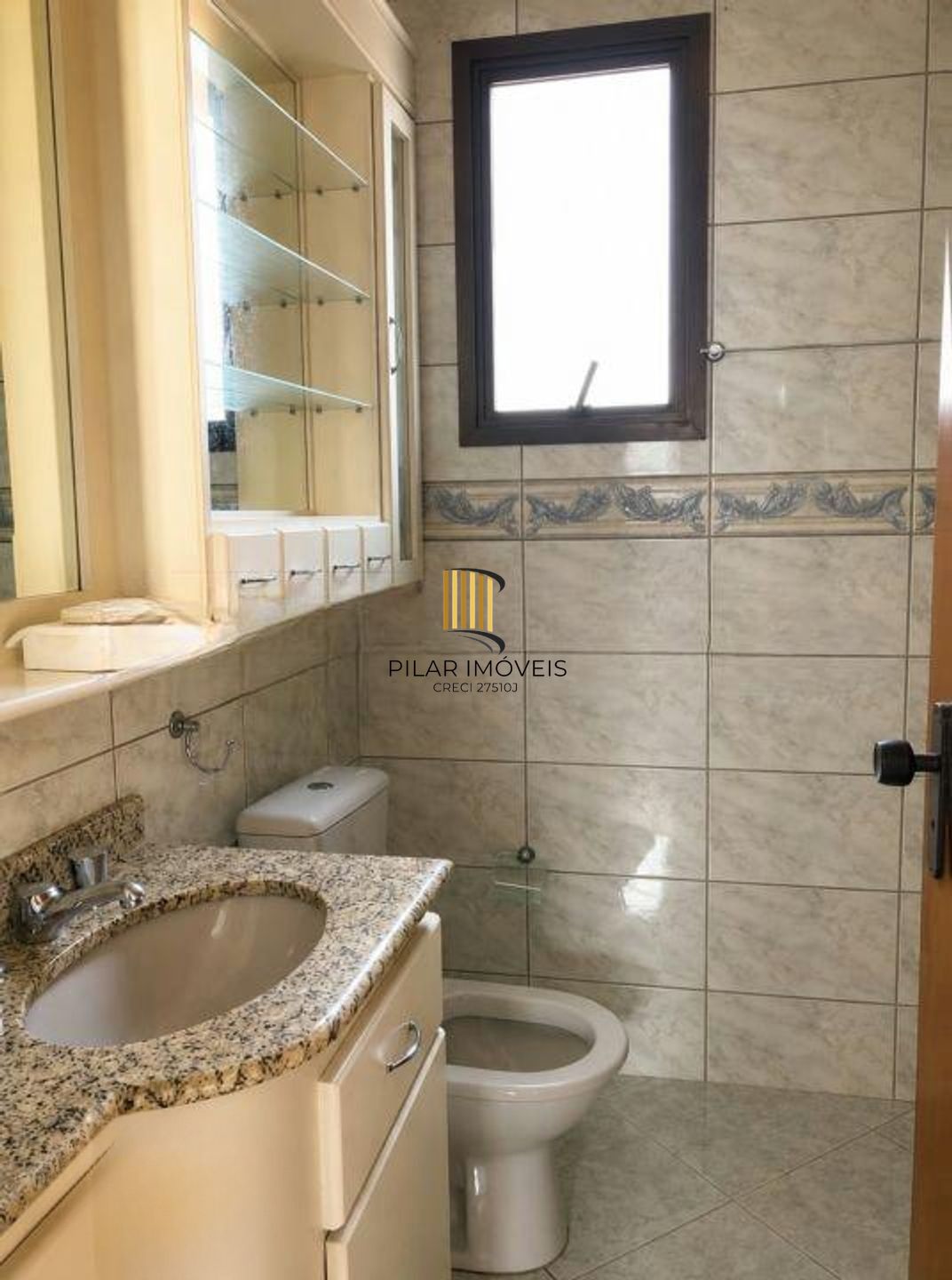 Apartamento  de 3 dormitórios e 2 vagas de garagem em Canoas.
