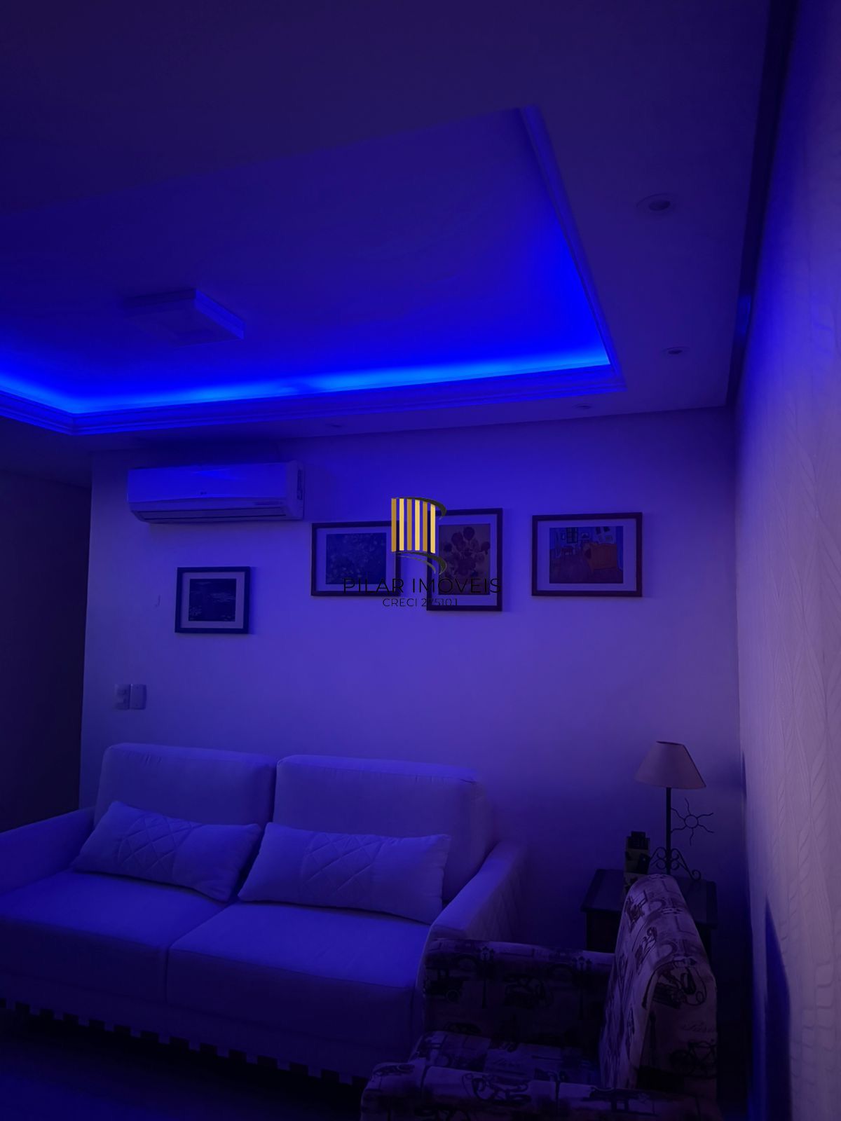 Apartamento 3 dormitórios com Suíte Semi Mobiliado com Vaga de Garagem
