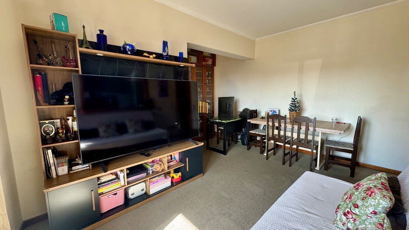 Apartamento de 1 quarto, sacada, 1 vaga, elevador no bairro Independência
