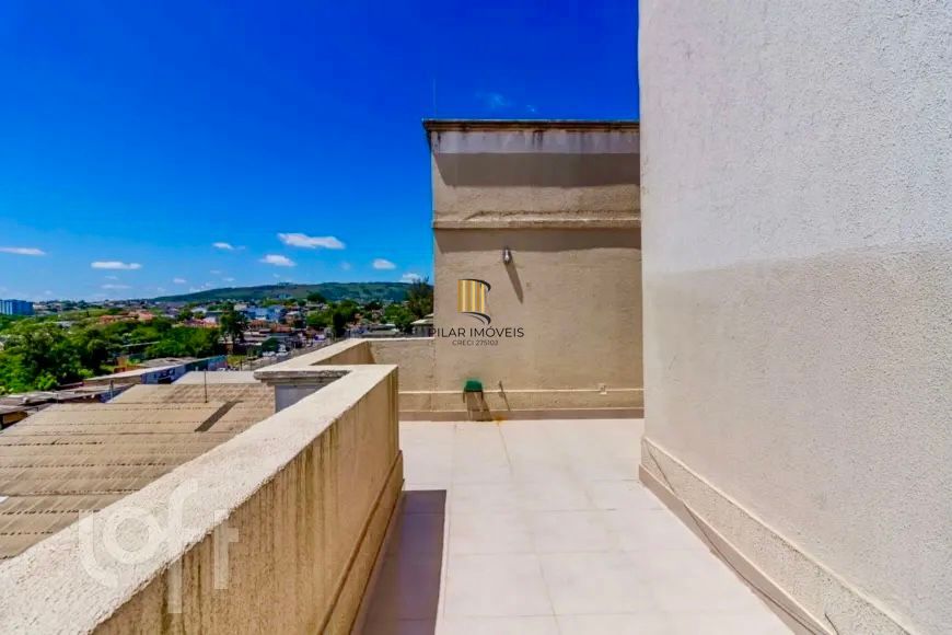 Cobertura com 2 quartos e 1 vaga de garagem na Rua Sadi Castro.