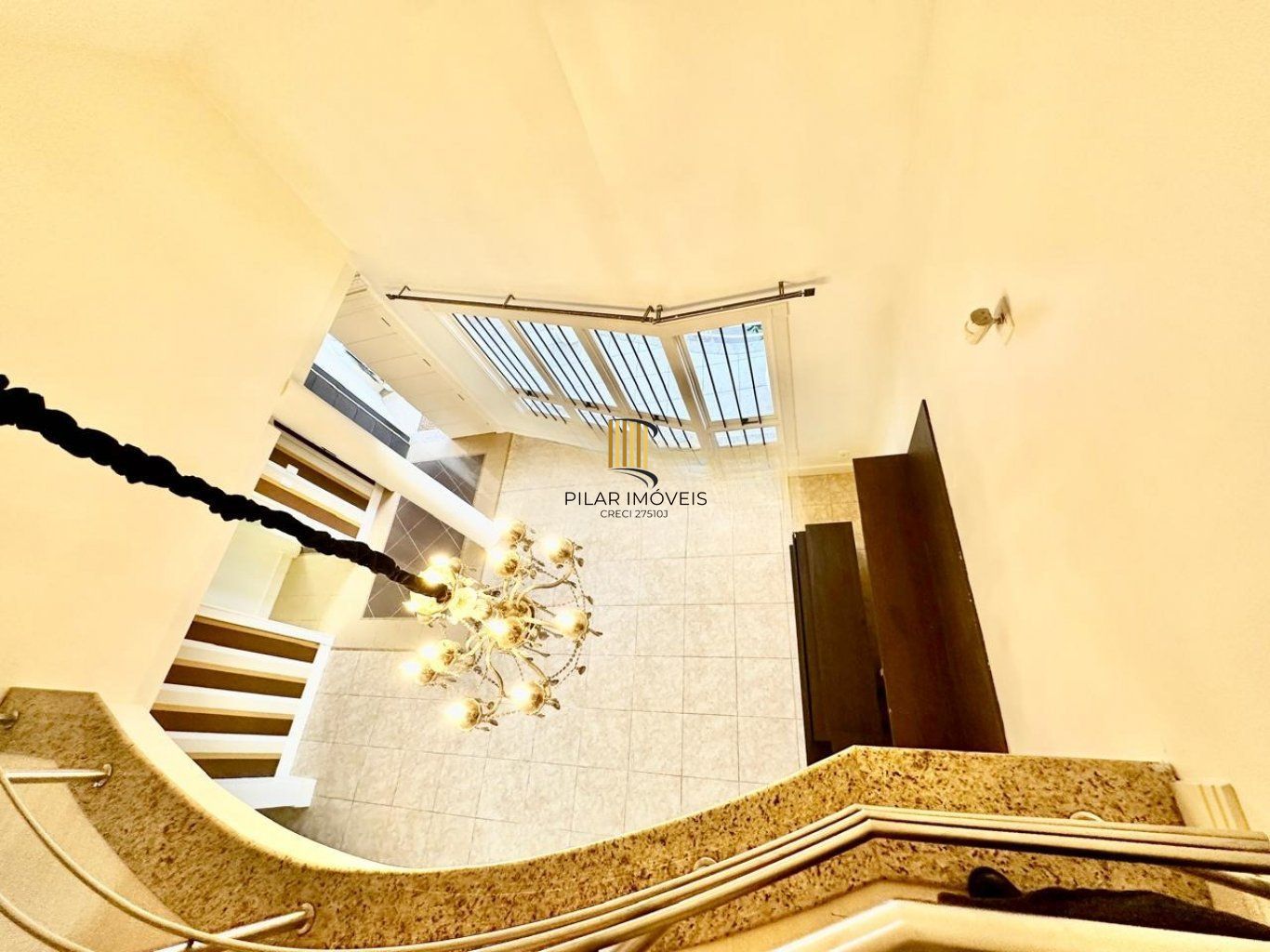 Casa de 3 dormitórios, 2 vagas de garagem em Canoas