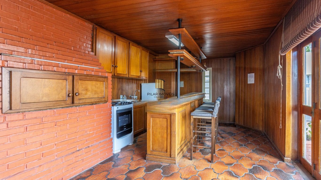 Apartamento mobiliado 3 dormitórios no bairro Petrópolis