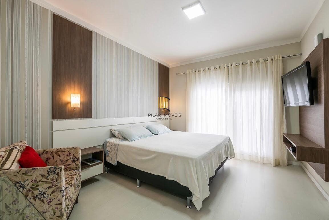 Casa com 3 quartos e 2 vagas em condomínio fechado no Bairro Ecoville