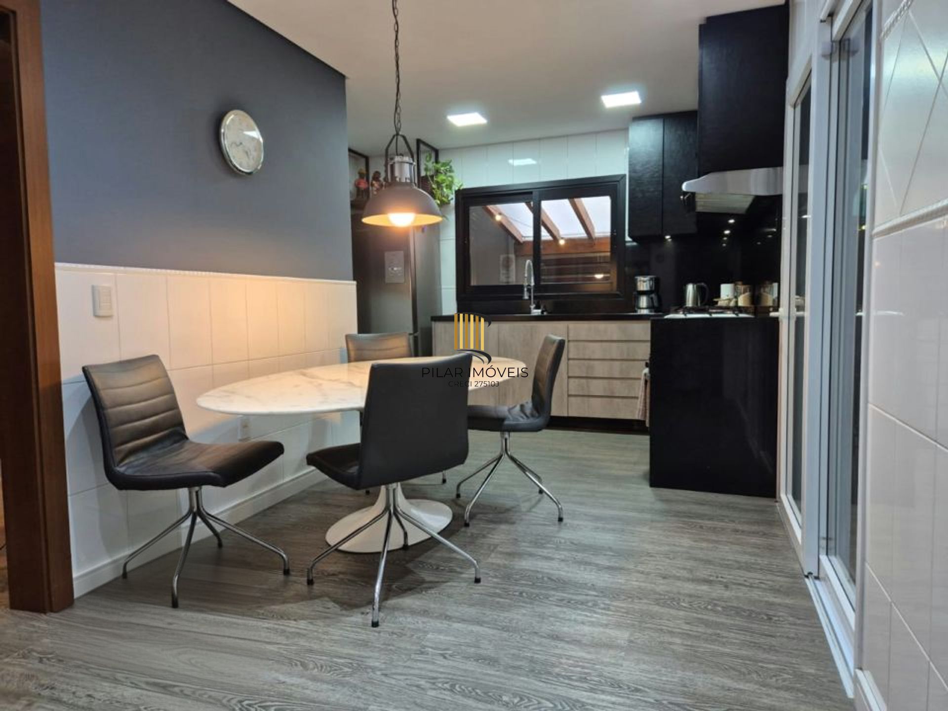 Casa de 3 dormitórios e 2 vagas de garagem coberta Canoas.