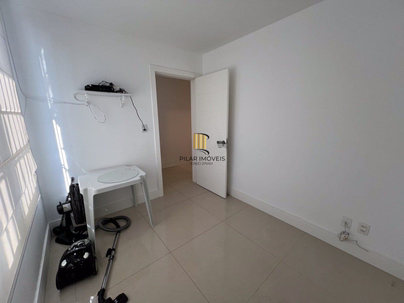 Casa semi mobiliada de 3 dormitórios bairro Cascata