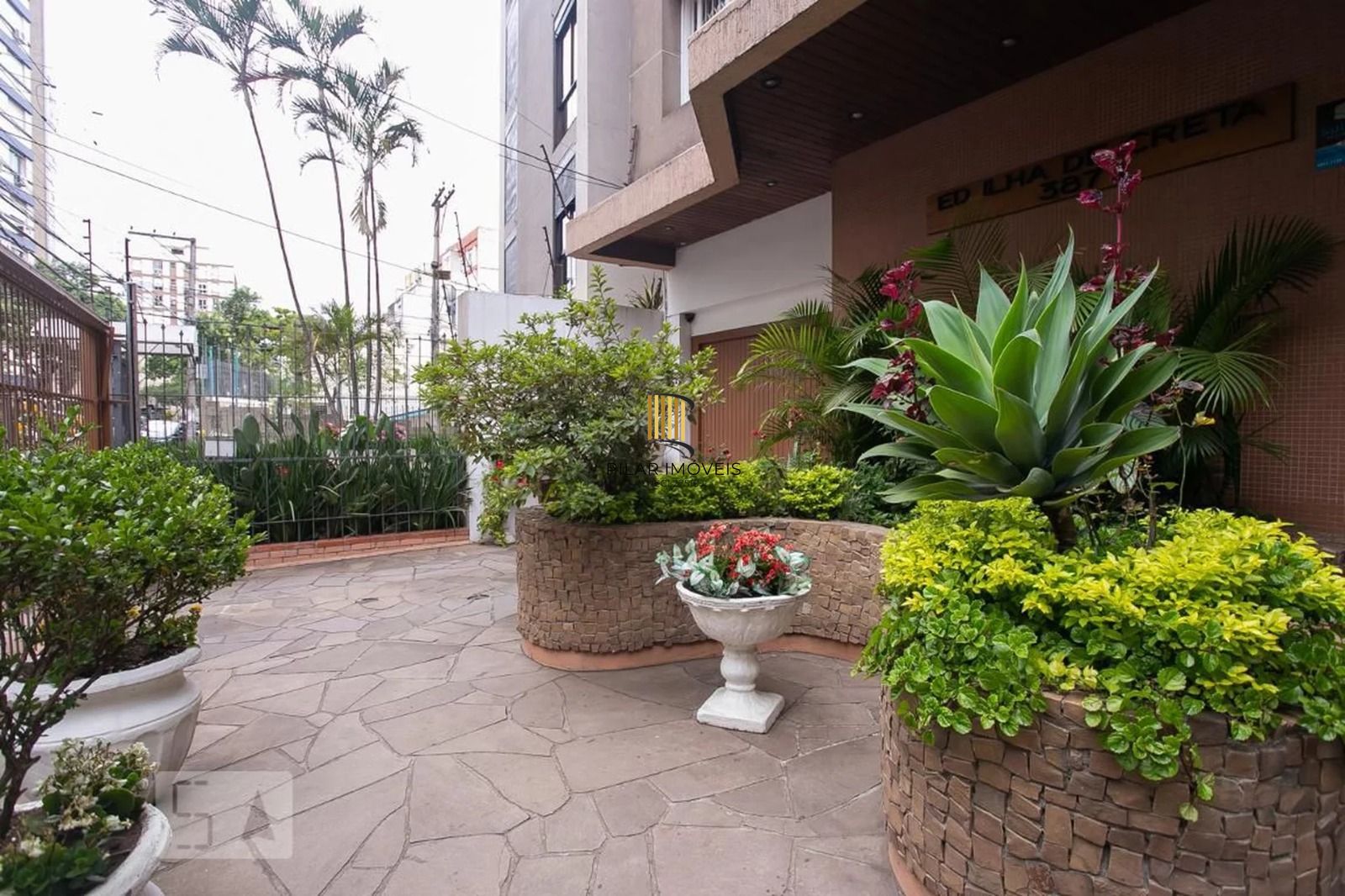 Apartamento com 2 quartos e 1 vaga à venda em Centro Histórico.