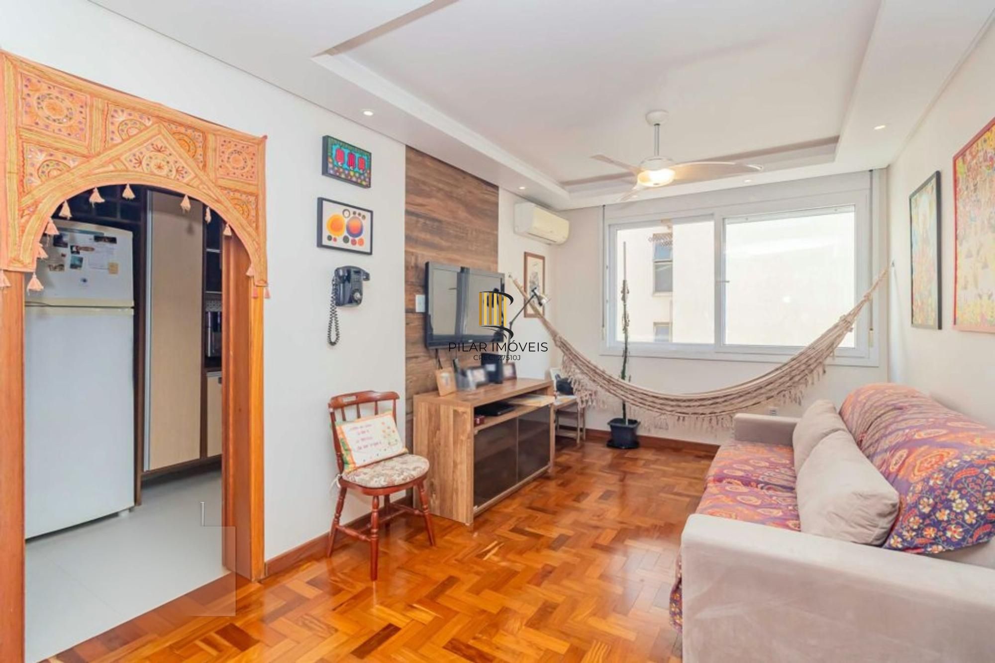 Apartamento 3 quartos, 1 suíte, 2 vagas no Petrópolis.