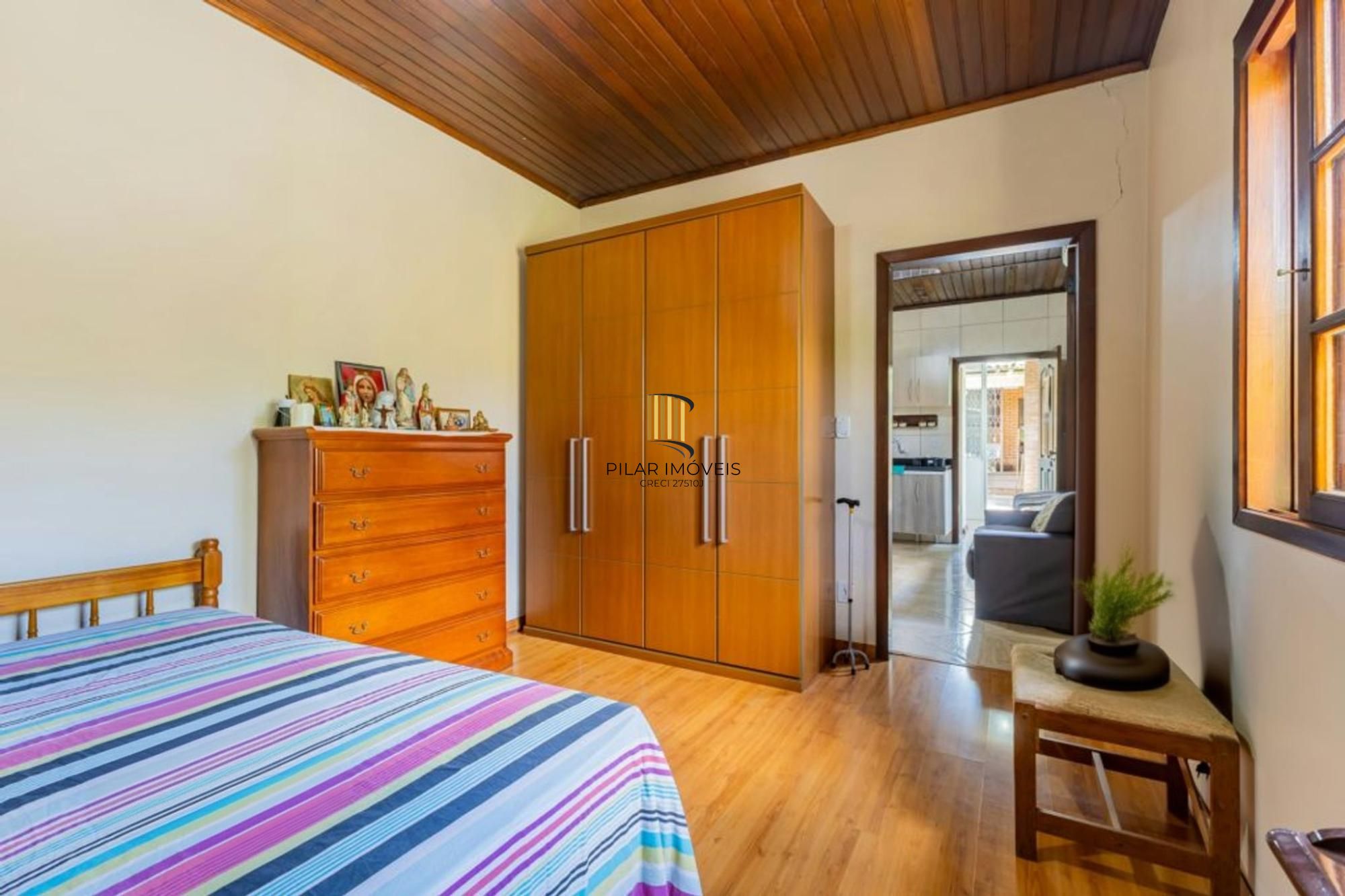 Casa com 1.640,00m², 3 dormitórios, 4 vagas à venda Rua Marista.