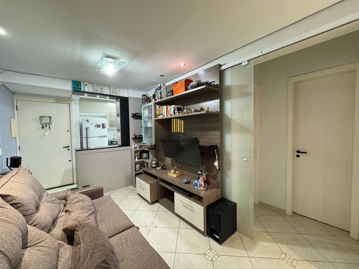 Apartamento com 2 quartos, 1 vaga e elevador no bairro Sarandi