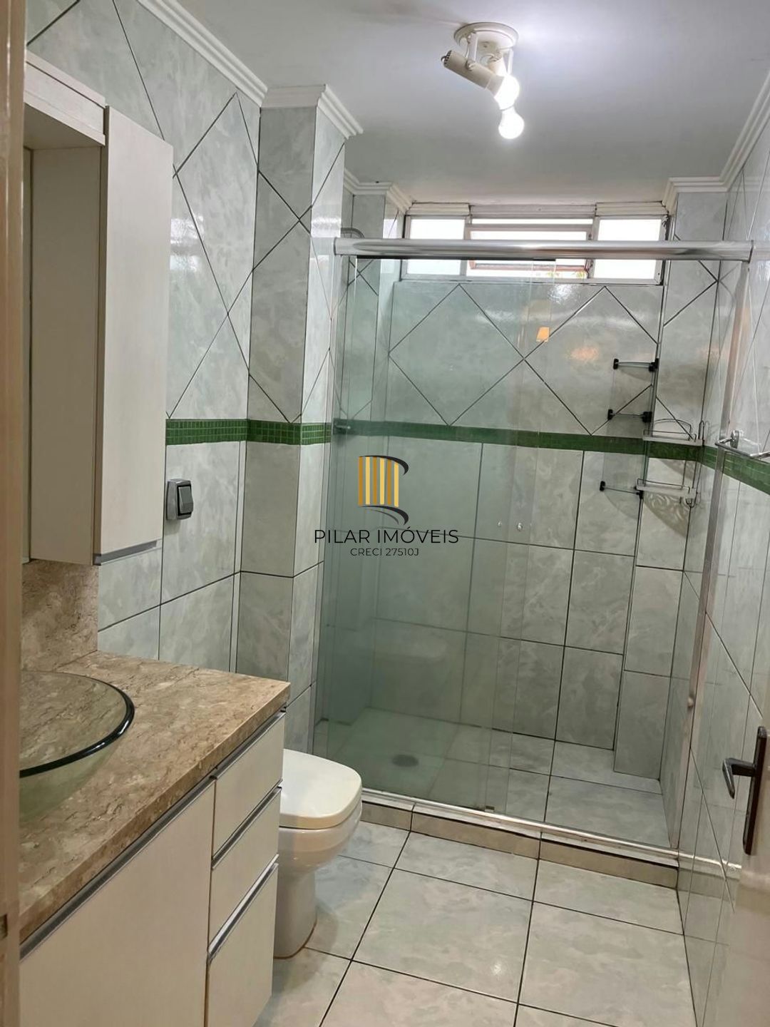 Apartamento de 2 dormitórios e 1 vaga de garagem em Canoas.