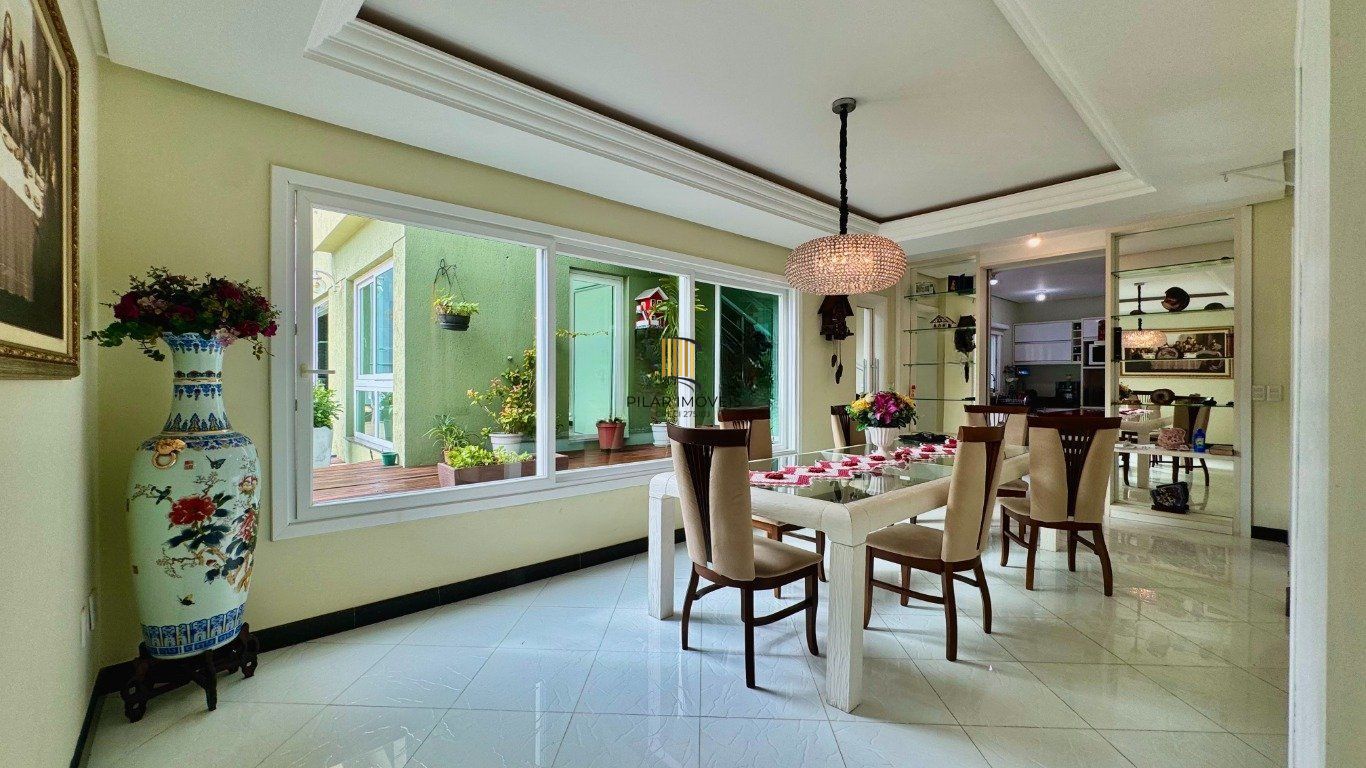 Casa com 4 Quartos e 4 banheiros, 600 m² por R$ 3.790.000 no Jardim Lindóia.