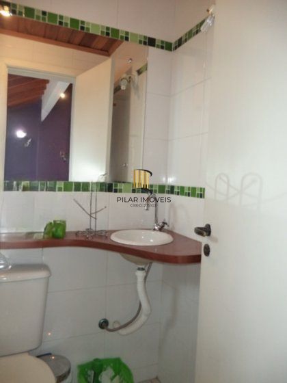 Casa com 4 dormitórios, 1 suíte, 260 m² privativos, 3 vagas no Ecoville.