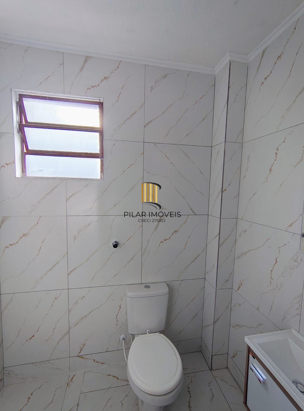 Apartamento com 66 m2 localizado na Rua Abaeté no Bairro Sarandi