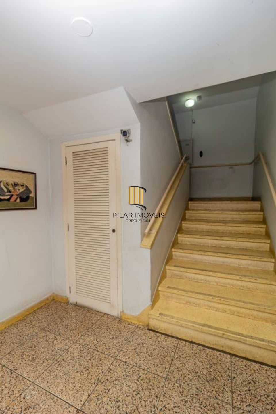 Apartamento Ensolarado com 80m² e Vaga Escriturada – bairro Santa Cecília