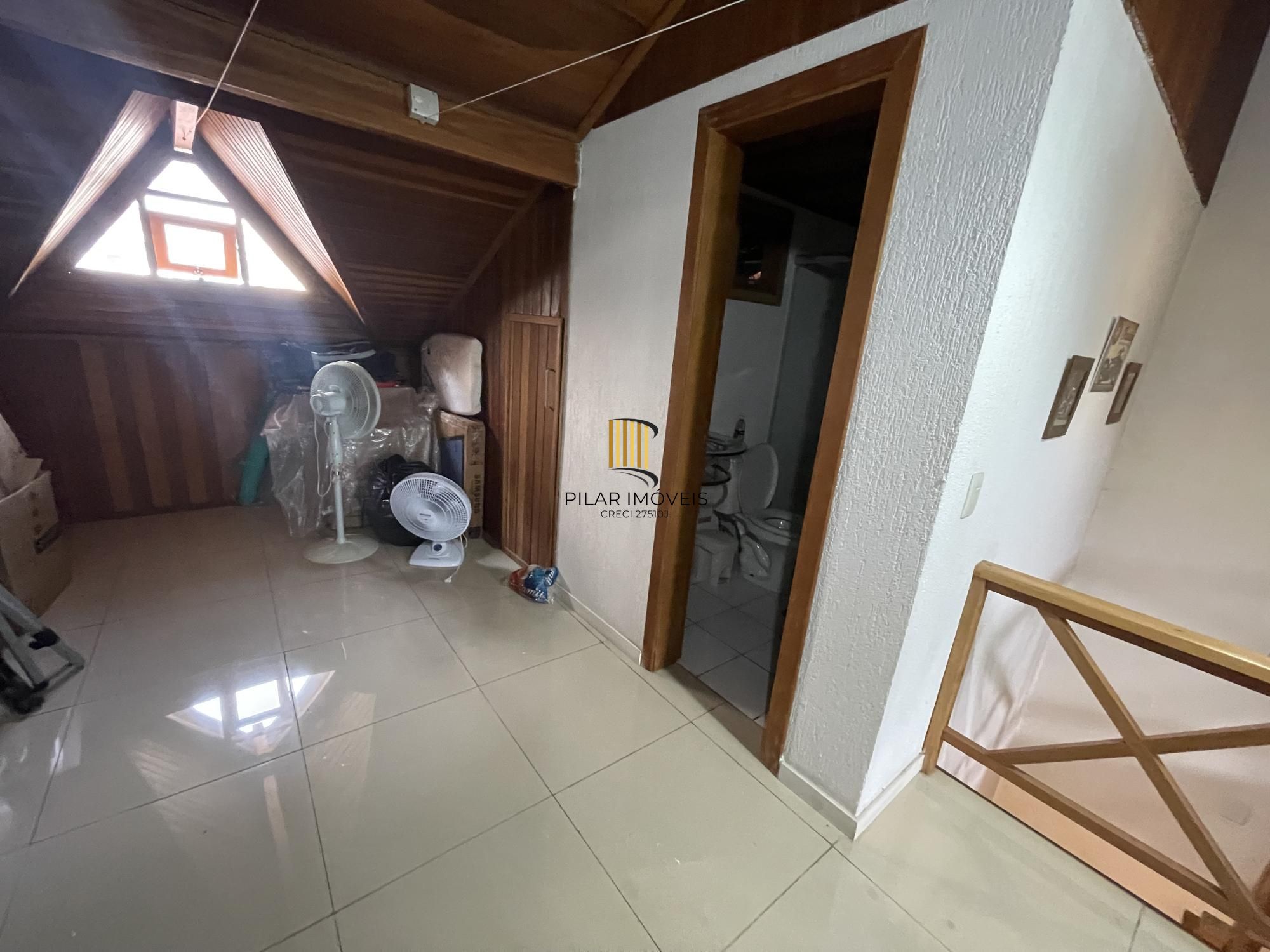 Casa Sobrado semi mobiliada com 3 dormitórios no Bairro Jardim Floresta