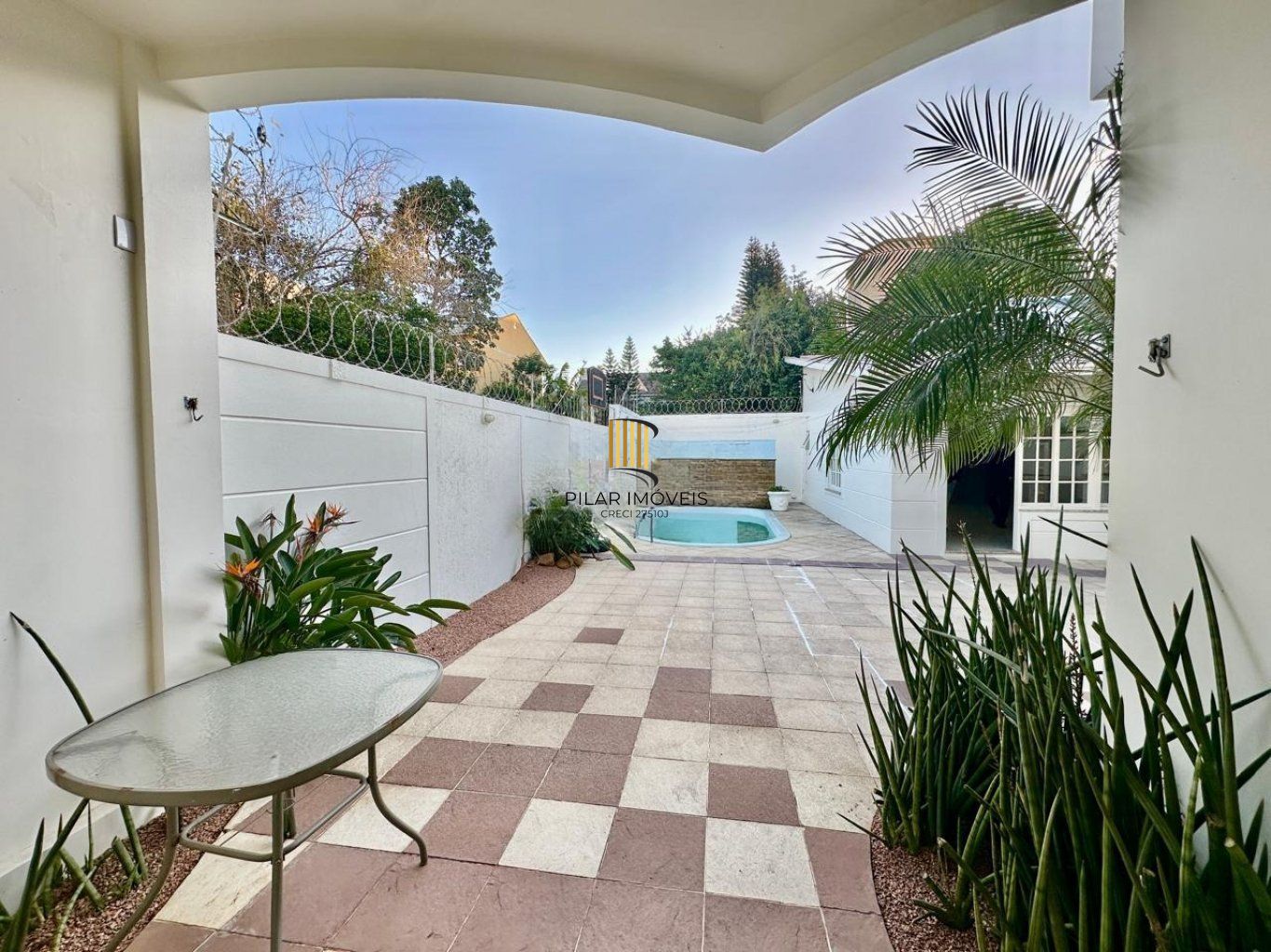 Casa de 3 dormitórios, 2 vagas de garagem em Canoas