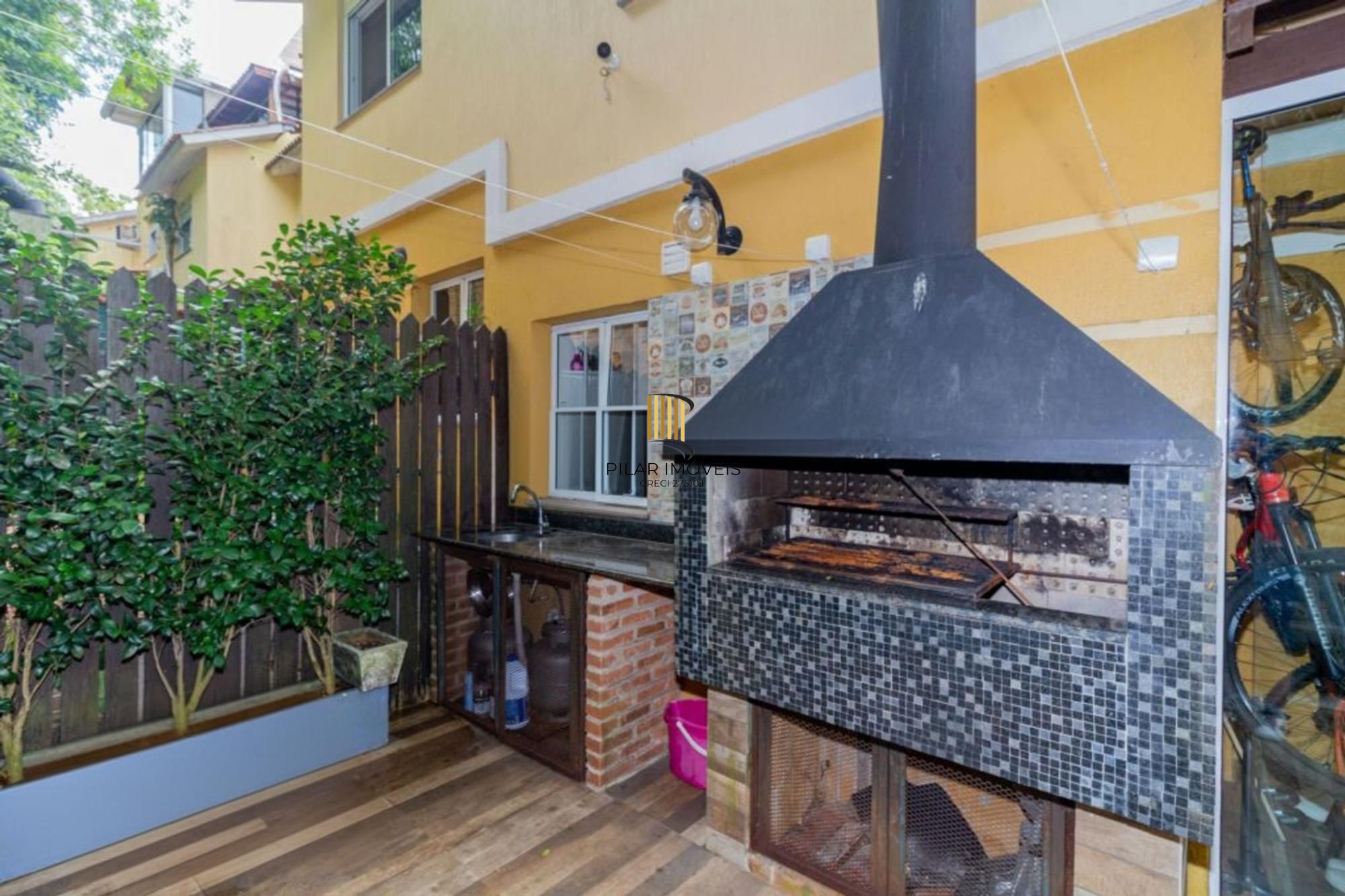 Casa em condomínio fechado de 3 quartos, suíte,2 vagas no bairro Mário Quintana