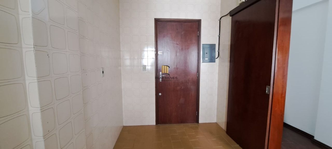 Apartamento com 2 dormitórios e 64m² à venda no Bairro Passo da Areia