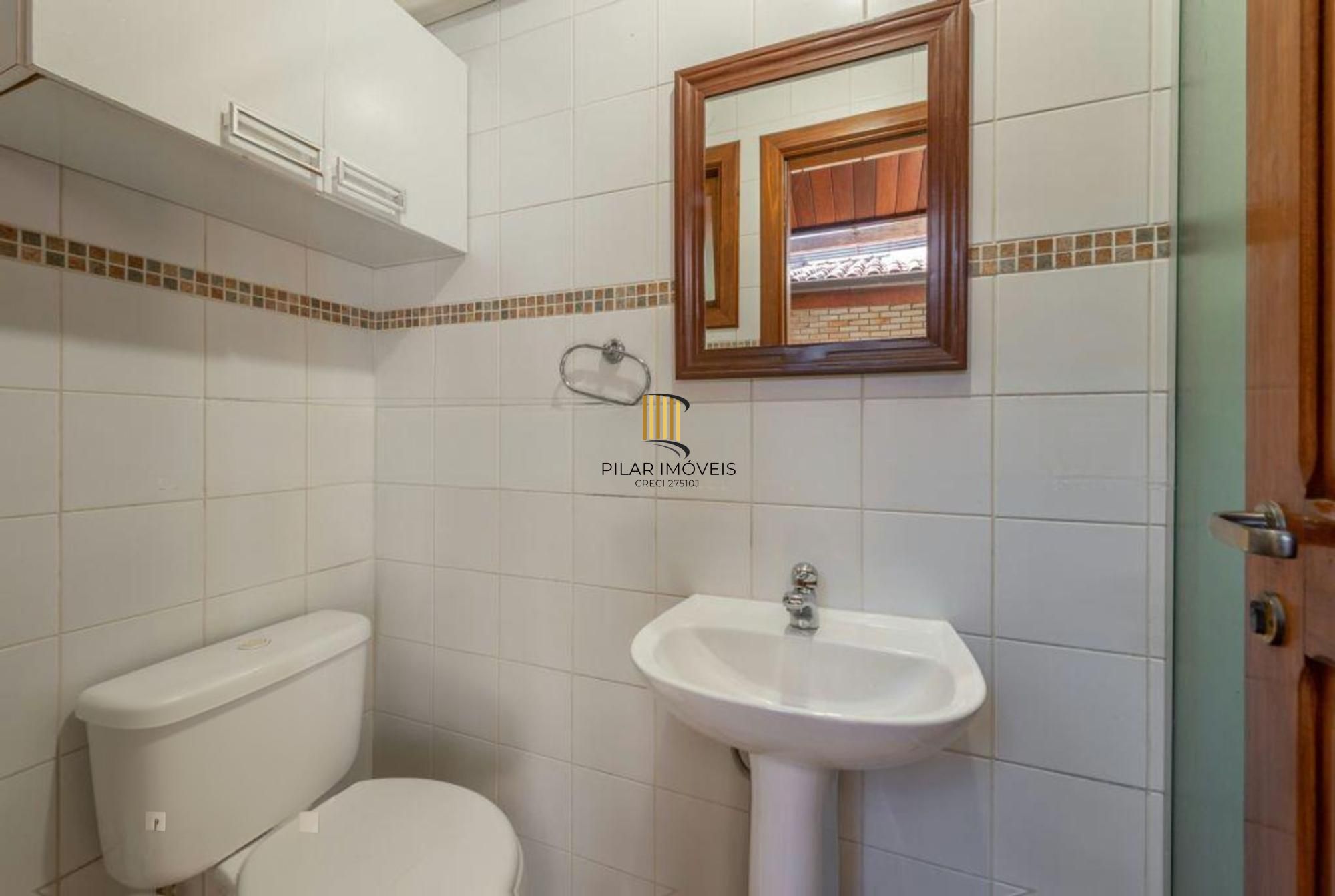 Casa com 5 dormitórios, 2 suítes, 2 vagas,360m² à venda no Jardim Itu Sabará.