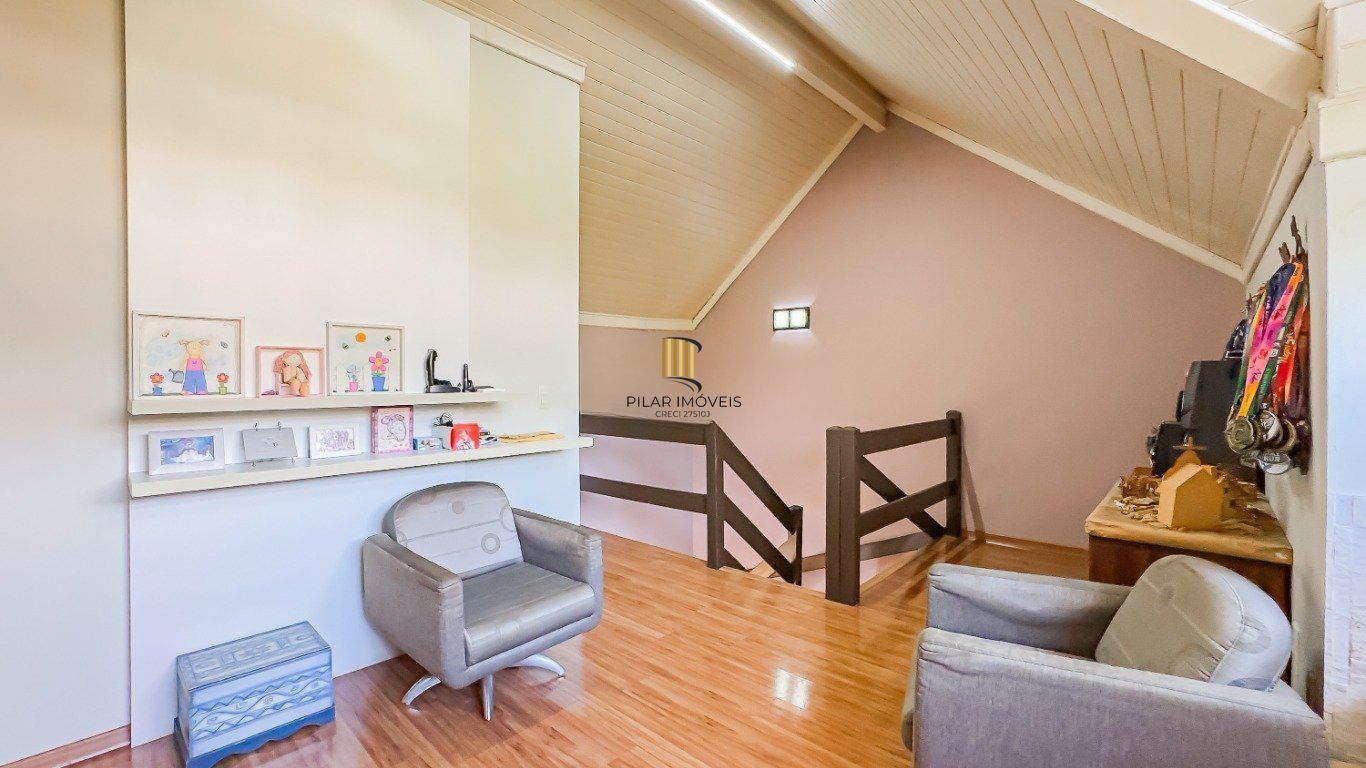 Casa em Condomínio, 3 Quartos, Suíte e 3 Vagas no Jardim Carvalho, Porto Alegre