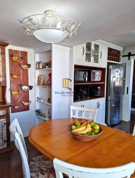 Apartamento com 3 quartos e 283m² à venda em Independência, Porto Alegre.