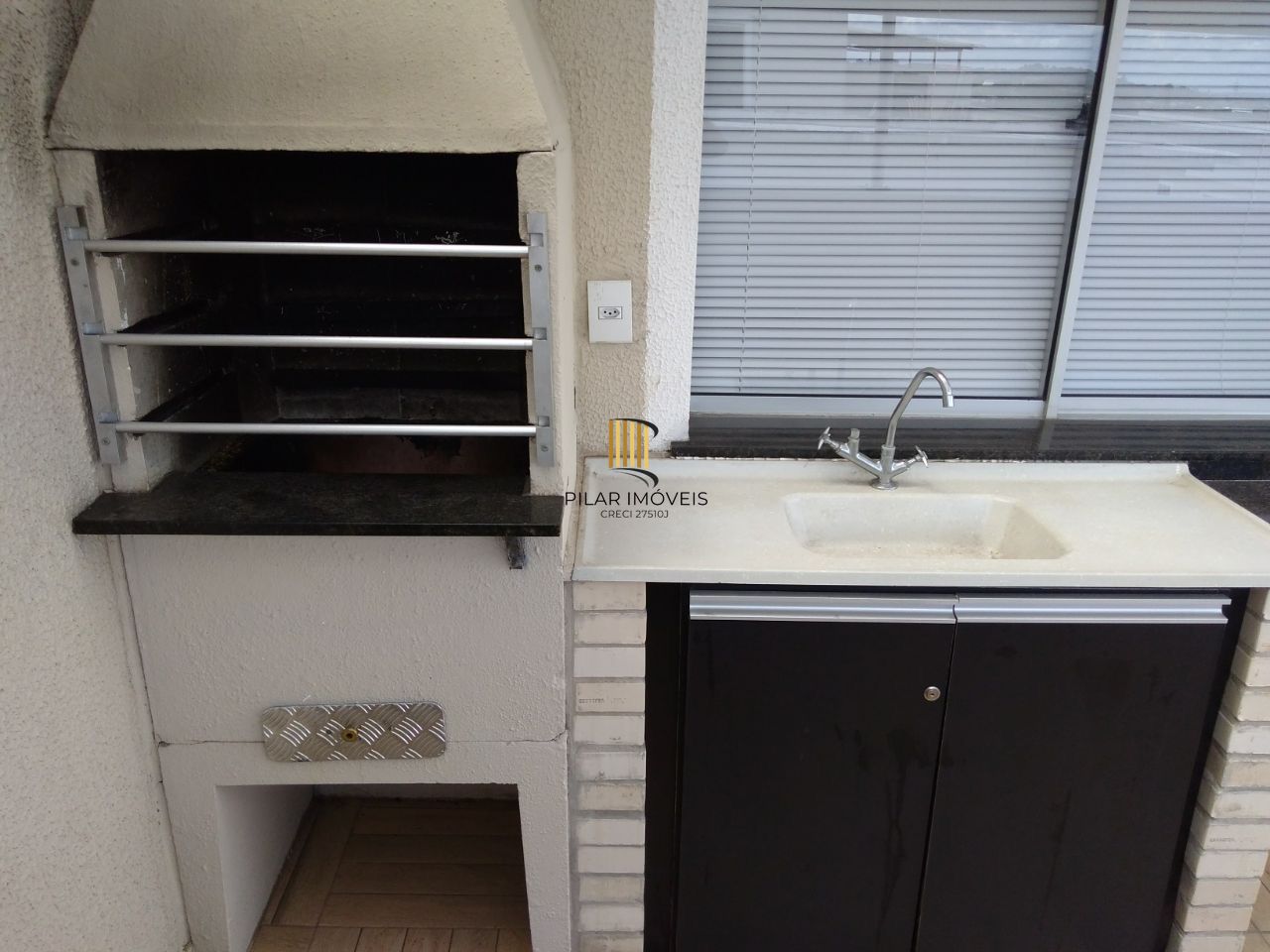 Cobertura duplex de 2 dormitórios com 1 vaga bairro Santos Dumont São Leopoldo