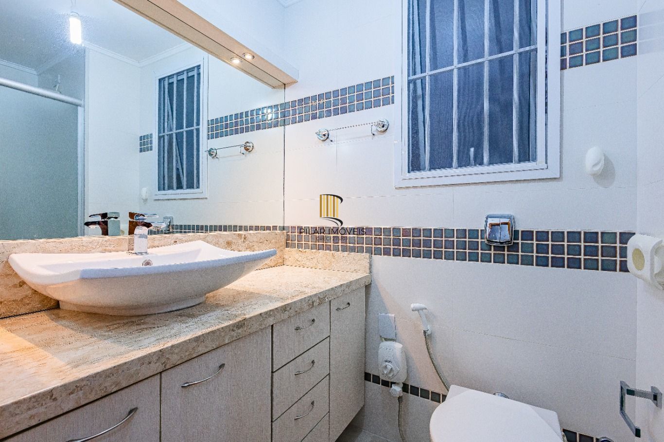 Apartamento à venda com 3 quartos 105m² no Bairro Petrópolis
