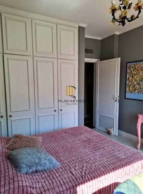 Apartamento com 3 quartos e 283m² à venda em Independência, Porto Alegre.