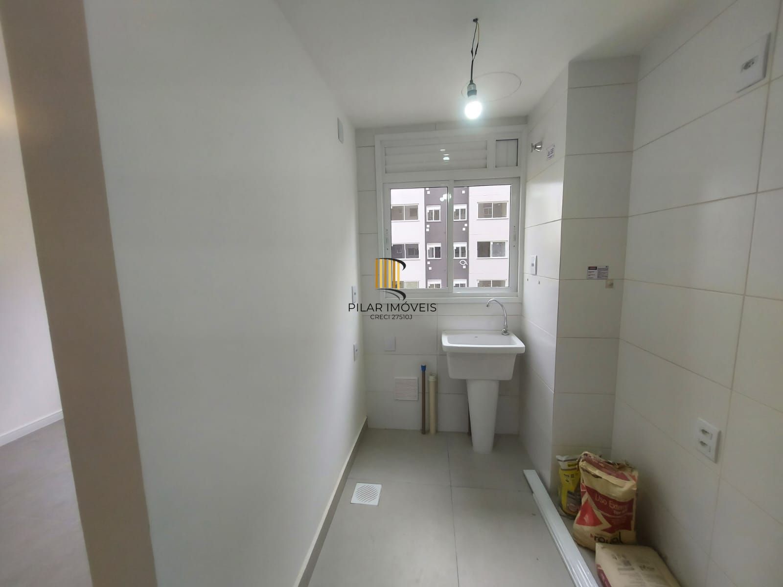 Apartamento de 2 quartos, suíte, elevador e 1vaga no bairro Jardim Sabará