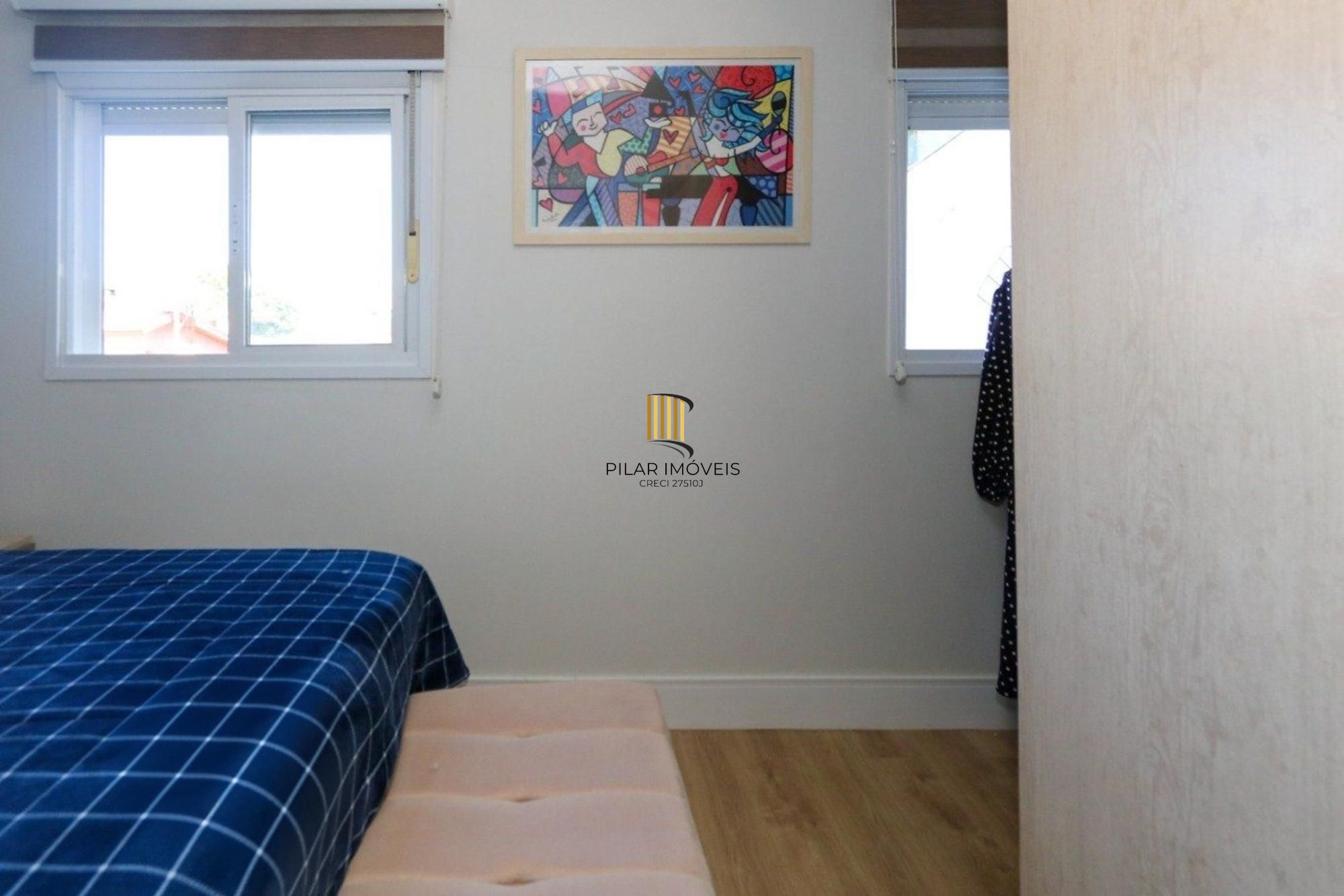 Casa em condomínio com 2 quartos e 2 vagas no bairro Marechal Rondon em Canoas.