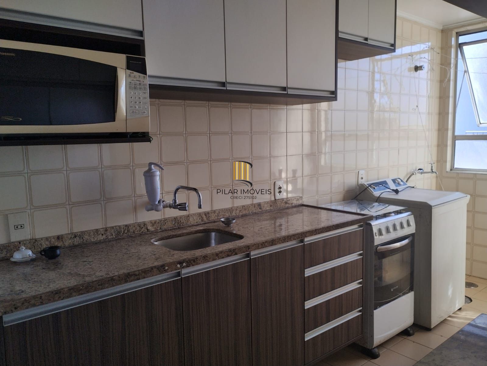Apartamento de 1 quarto, elevador, 1 vaga coberta no bairro Partenon
