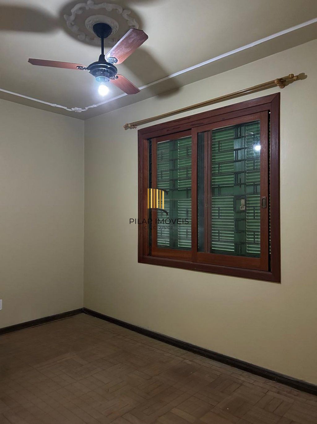 Apartamento térreo com 3 quartos no Bairro Cidade Baixa