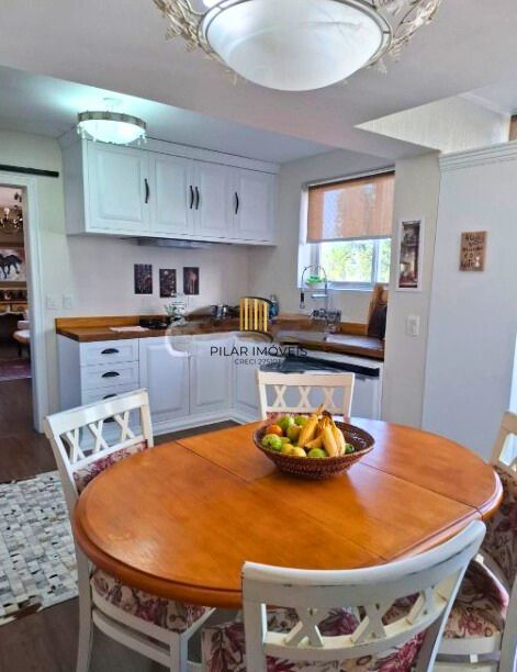 Apartamento com 3 quartos e 283m² à venda em Independência, Porto Alegre.