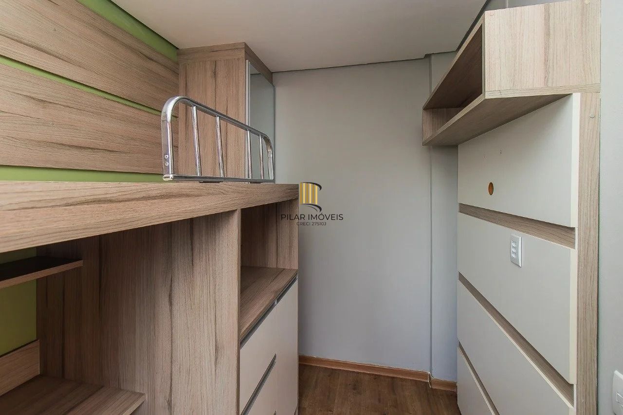 Cobertura de 3 quartos com piscina e 2 vagas no Bairro Mont Serrat.