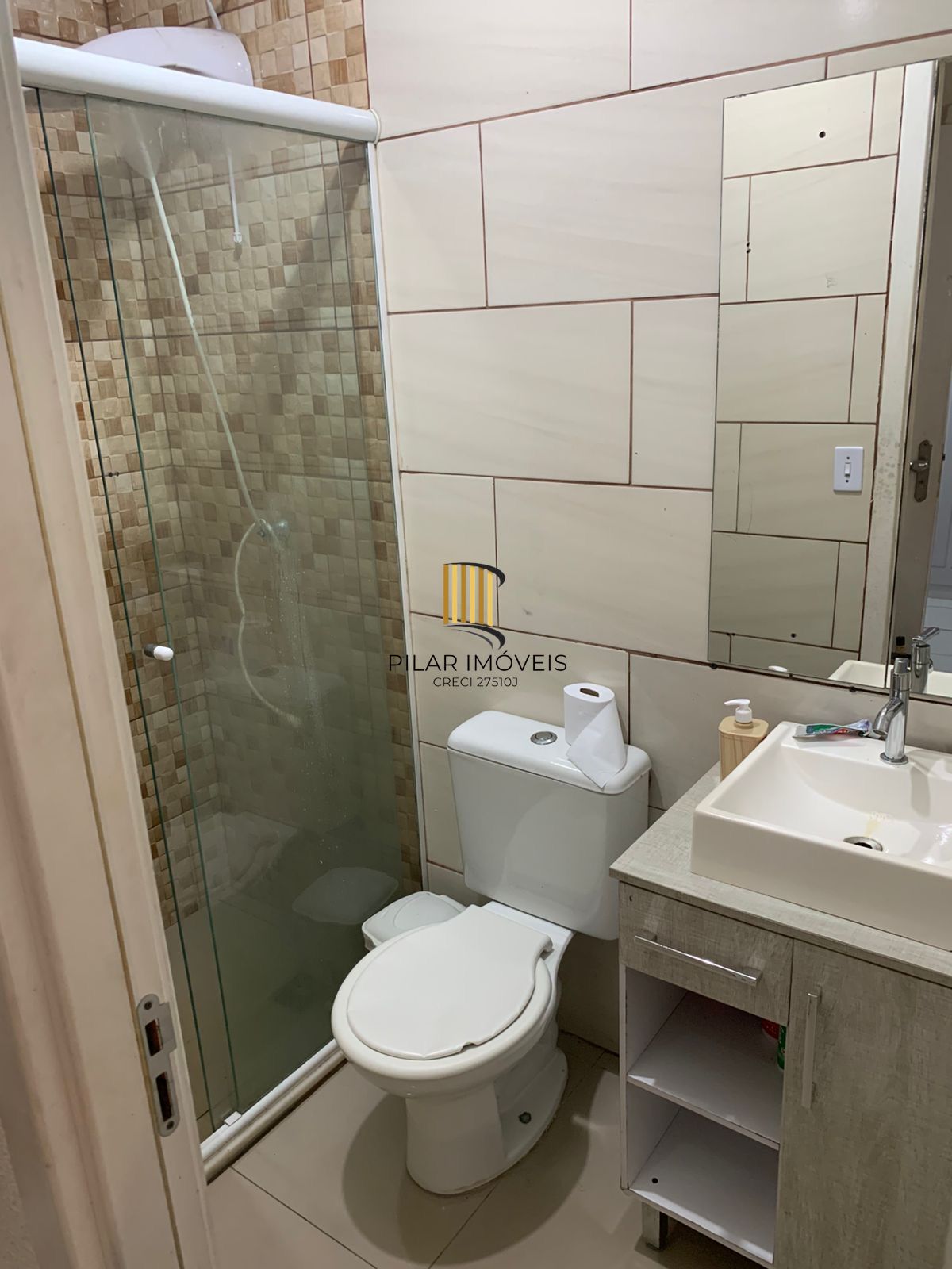 Casa em Condomínio com 2 quartos e 73m² à venda em Jardim Algarve, Alvorada.