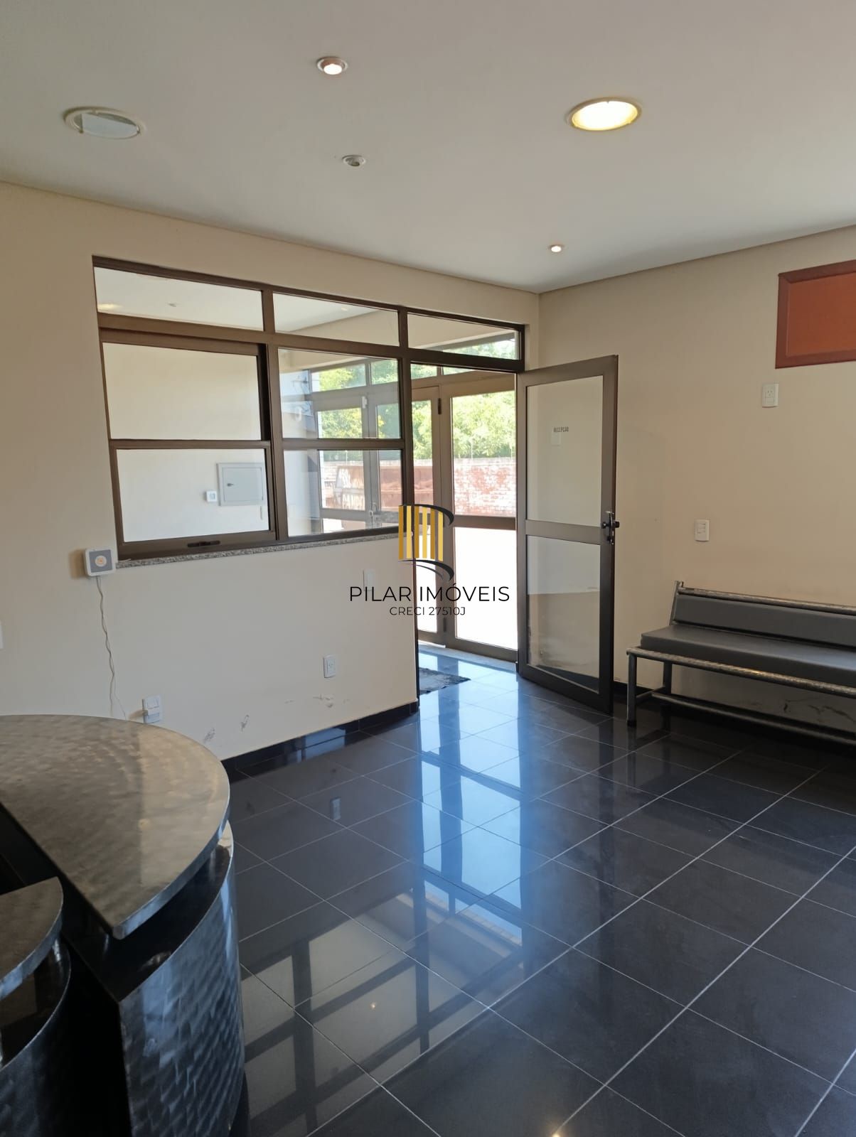 Pavilhão com 2500m de área construida no bairro Sarandi