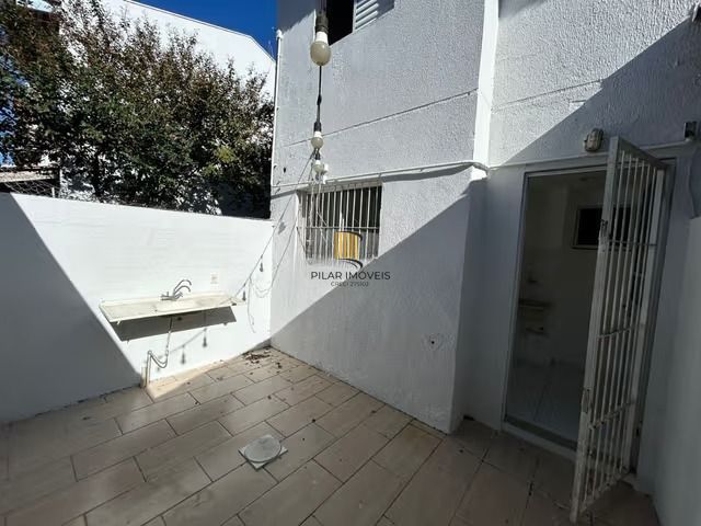 Casa em condomínio de 2 quartos 1 vaga de garagem em Canoas.