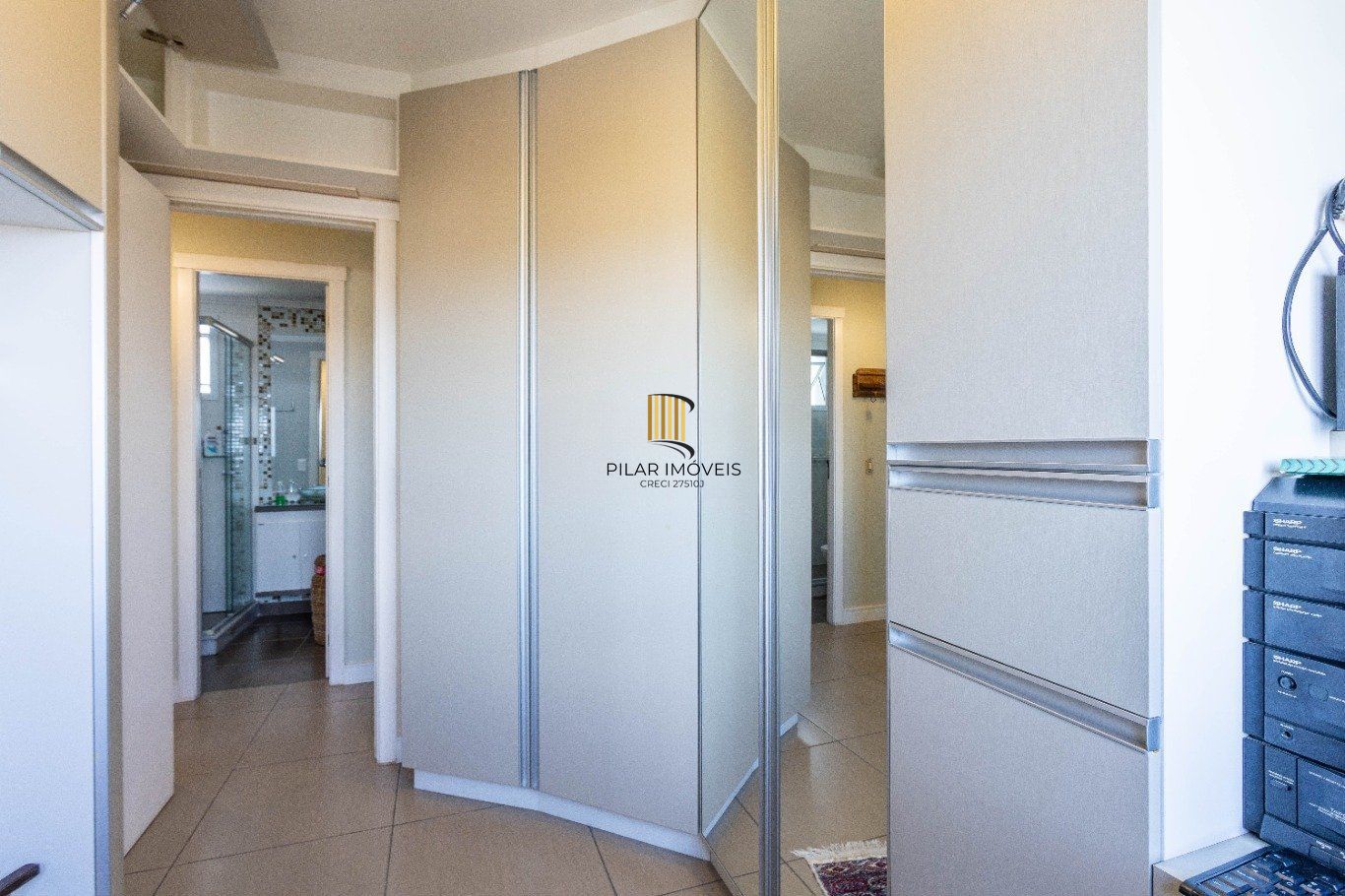 Apartamento de 3 quartos, suíte, elevador, 1 vaga no bairro Vila Ipiranga.