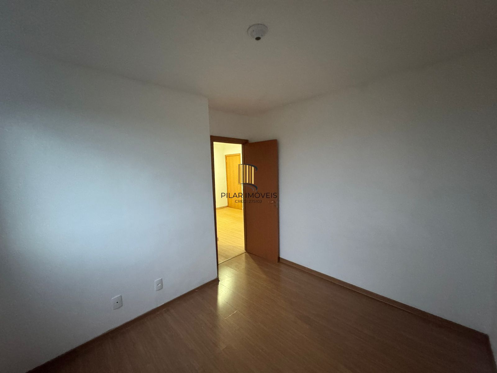 Apartamento com 2 quartos, vaga de garagem e elevador no bairro Estância velha