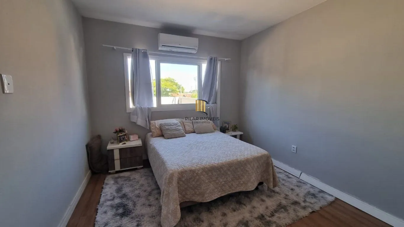 Casa de 2 dormitórios e 6 vagas de garagem em Canoas.