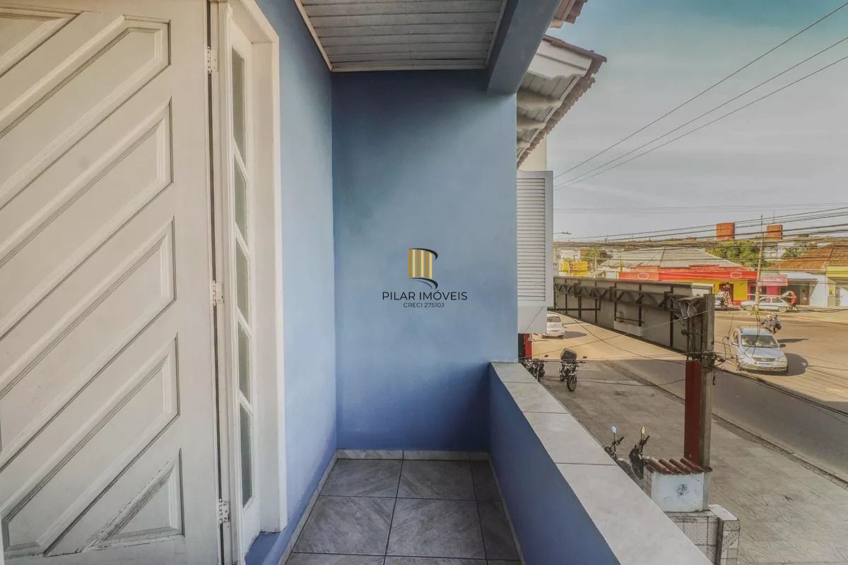 Casa e loja à venda com 300m², 3 quartos e 3 vagas no Rubem Berta