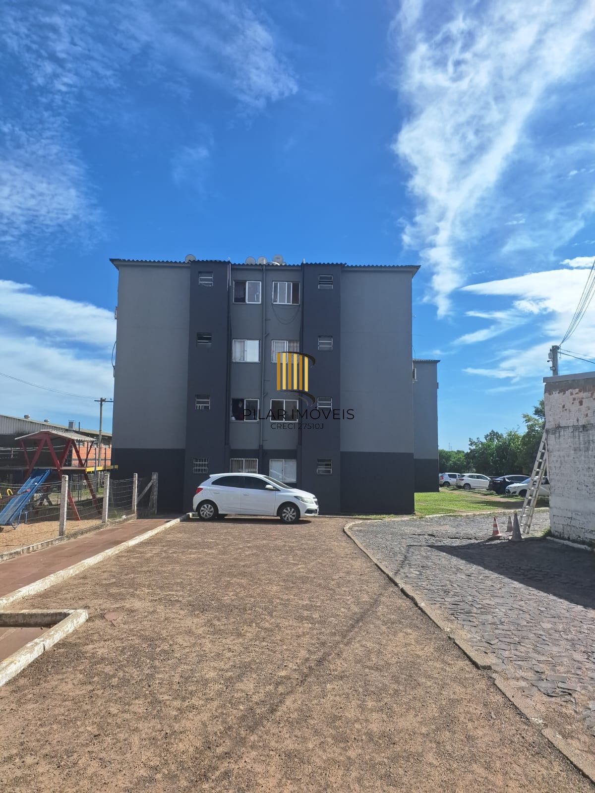 Apartamento 2 dormitórios 1 vaga de garagem no Bairro Maria Regina Alvorada